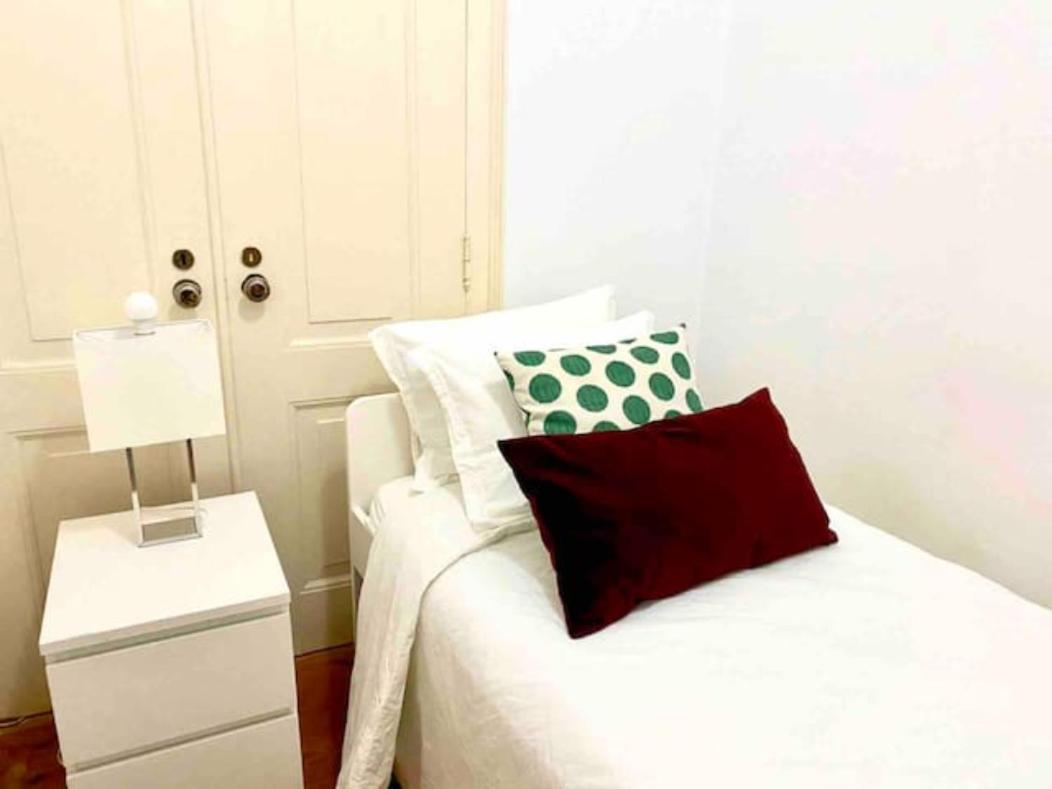 Romantic Chiado 7 -Private Small Single Room With No Outside Window Lisbon Exterior photo