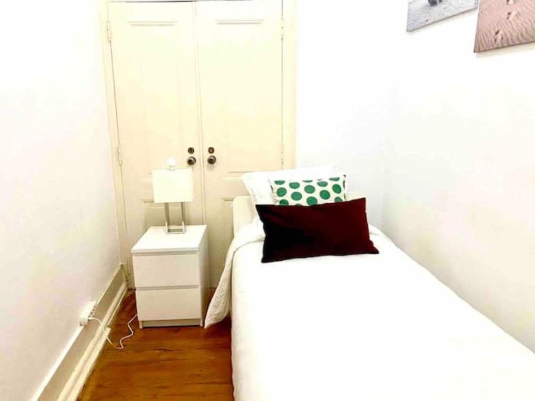 Romantic Chiado 7 -Private Small Single Room With No Outside Window Lisbon Exterior photo